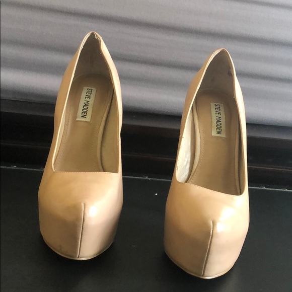 Steve Madden Nude Pumps - Picture 2 of 4